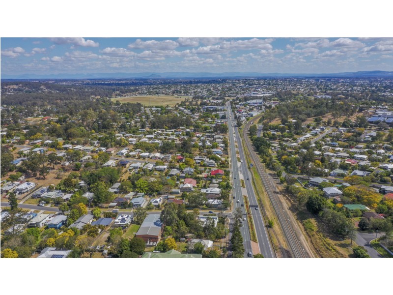 87 Brisbane Road, Bundamba QLD 4304
