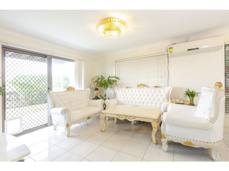 129 Stones Road, Sunnybank Hills QLD 4109