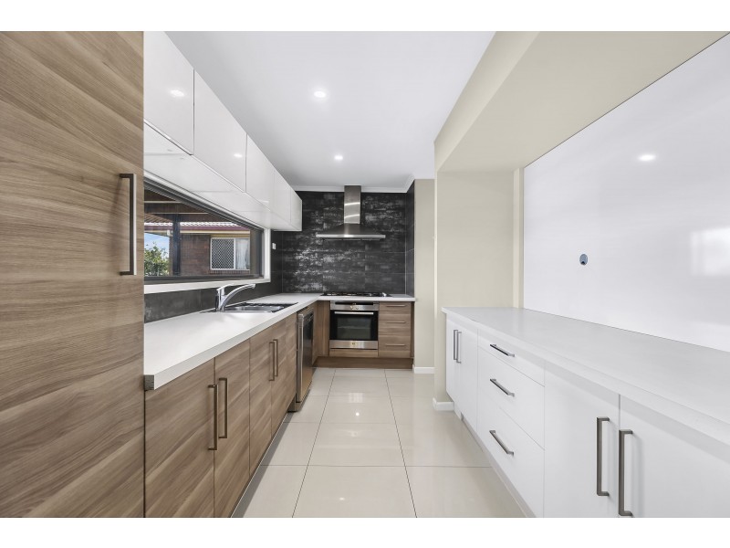 10 Kidd Street, Robertson QLD 4109