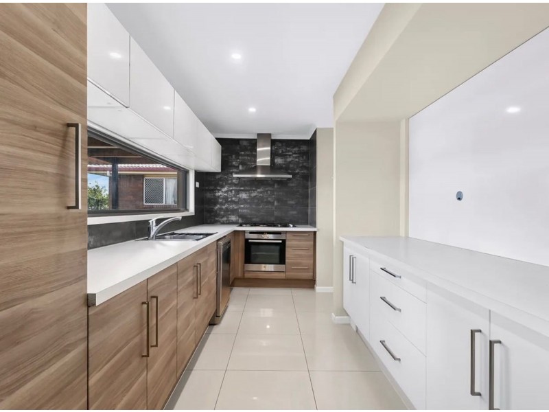 10 kidd street, Robertson QLD 4109