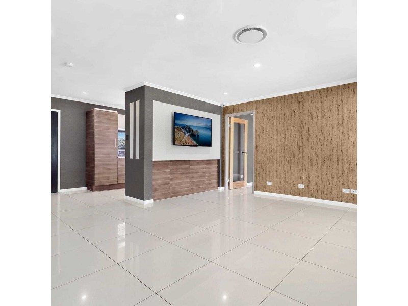 10 kidd street, Robertson QLD 4109