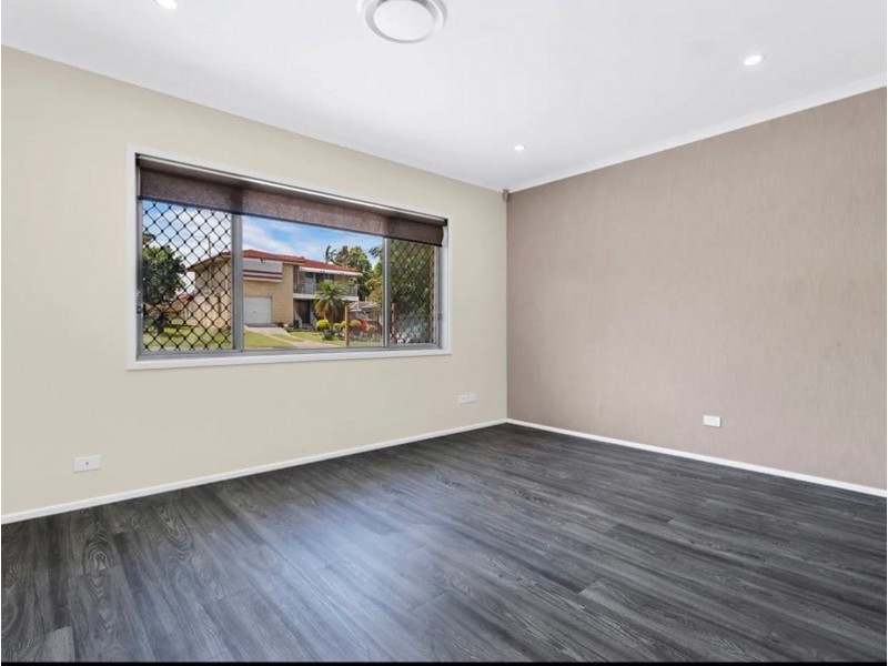 10 kidd street, Robertson QLD 4109