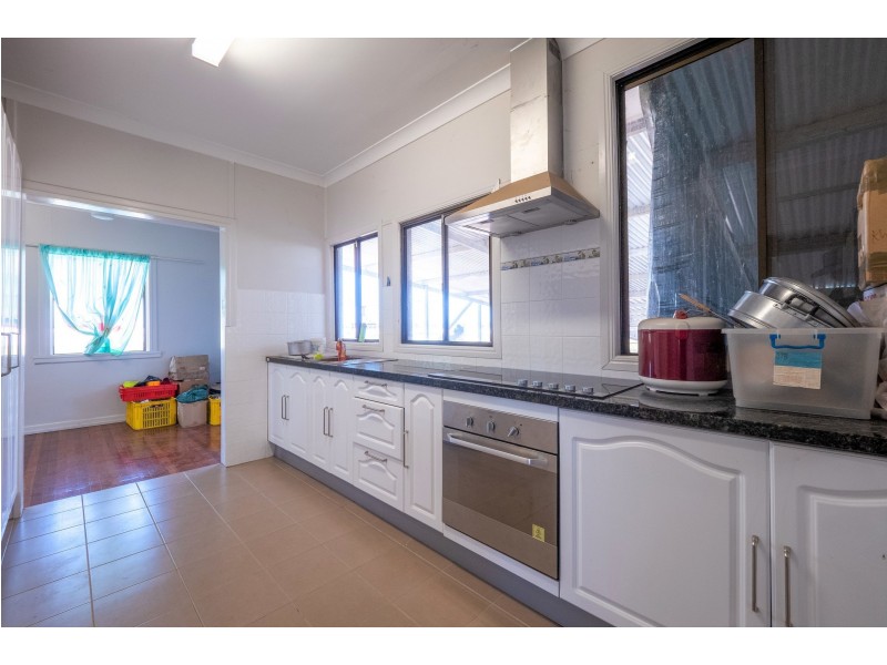 4 Waters Road, Kentville QLD 4341