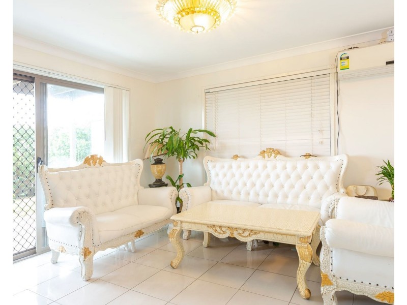 129 Stones Rd, Sunnybank Hills QLD 4109