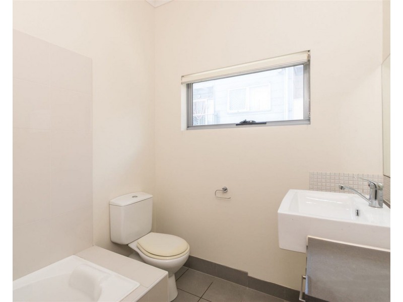 23/108 Nicholson Street, Greenslopes QLD 4120