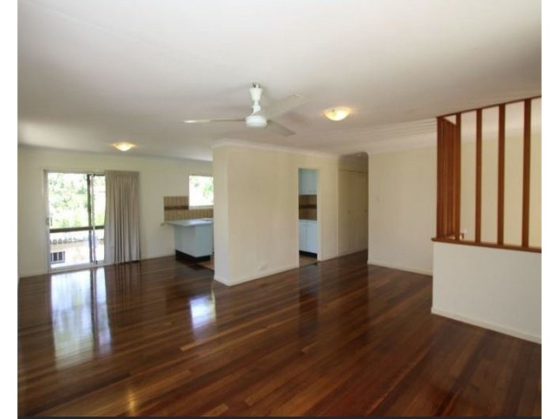 21 Fernshaw Street, Macgregor QLD 4109
