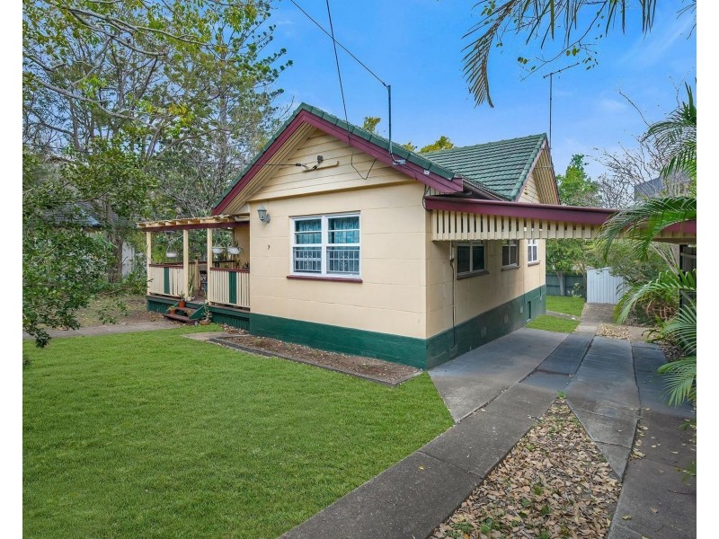 9 Deacon Street, Coopers Plains QLD 4108