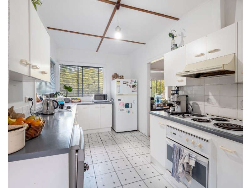 2 Canara Street, Coorparoo QLD 4151