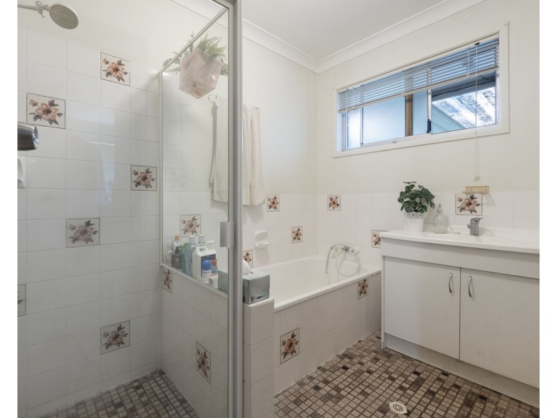 20 Avenell Street, Wishart QLD 4122