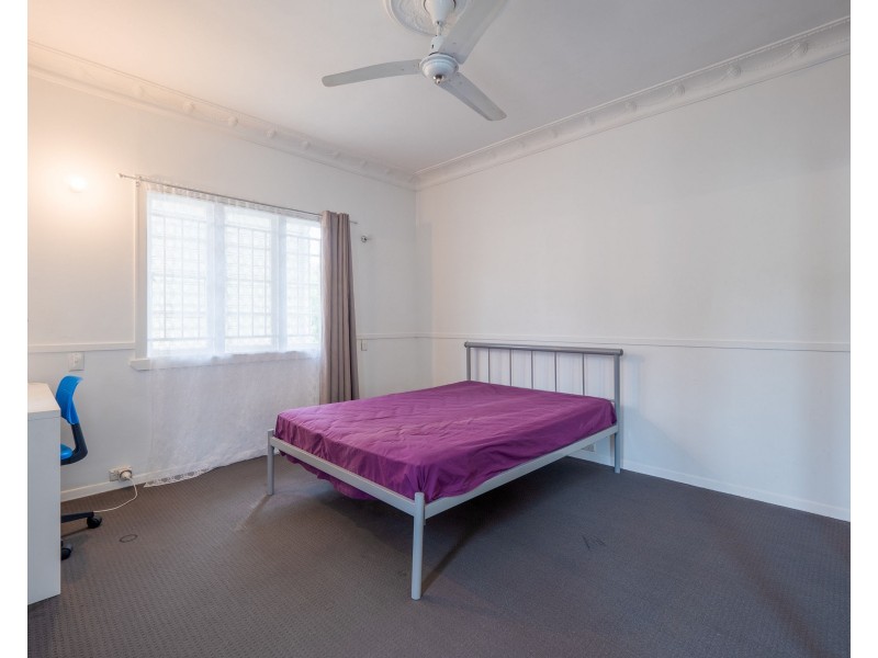 21 Bouchard Street, Chermside QLD 4032