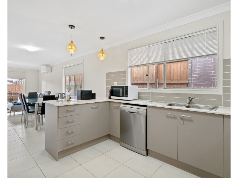 6 Barratta Street, Spring Mountain QLD 4124