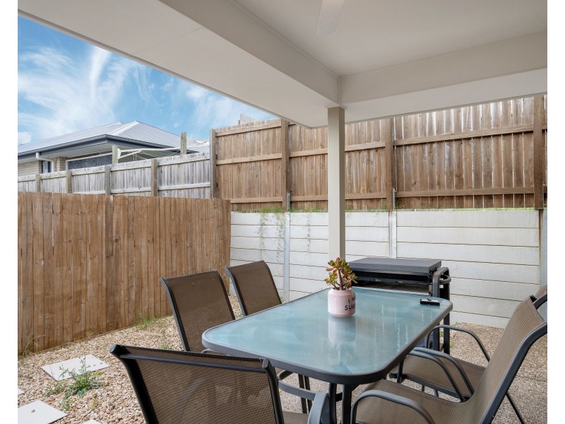6 Barratta Street, Spring Mountain QLD 4124