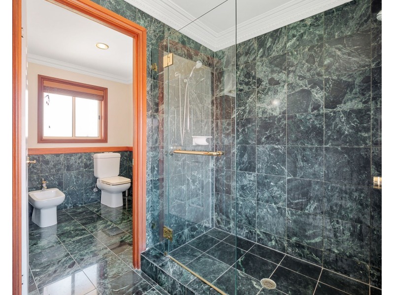 15 Capstan Place, Macgregor QLD 4109