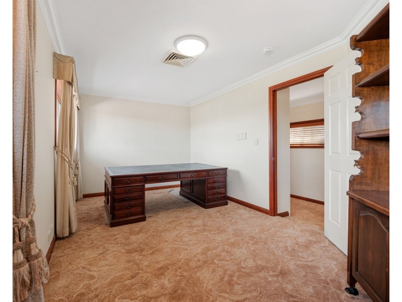 15 Capstan Place, Macgregor QLD 4109