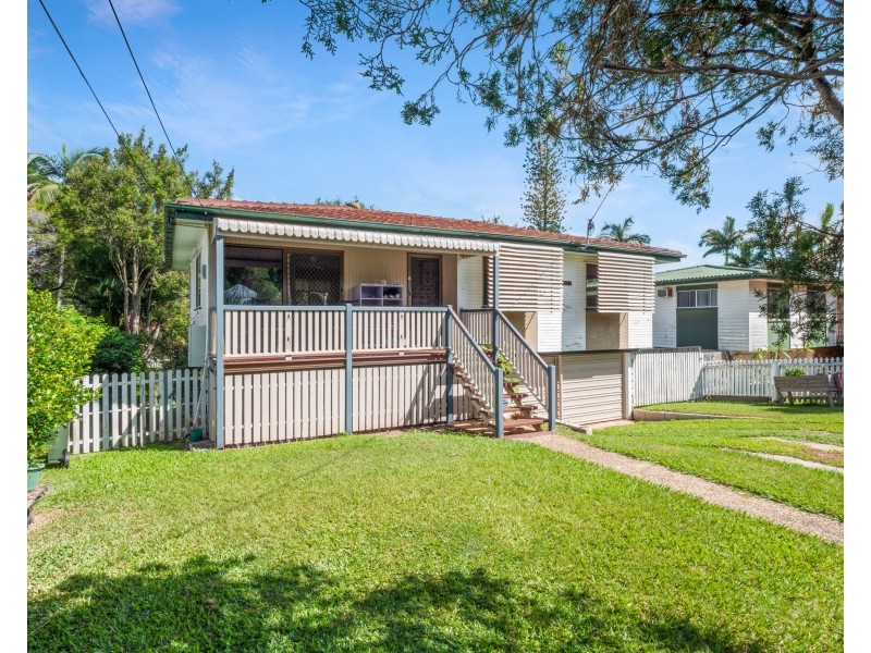 89 Pareena Crescent, Mansfield QLD 4122