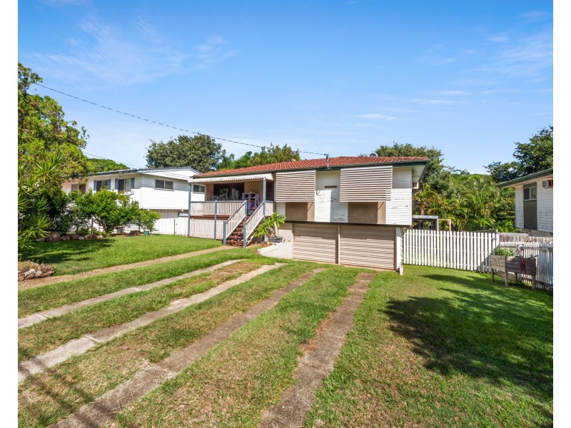 89 Pareena Crescent, Mansfield QLD 4122