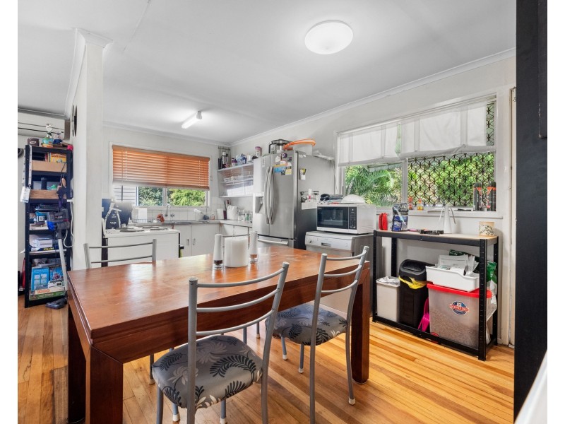 89 Pareena Crescent, Mansfield QLD 4122