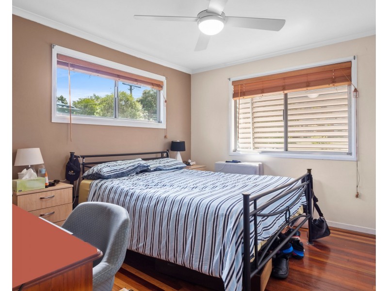 89 Pareena Crescent, Mansfield QLD 4122