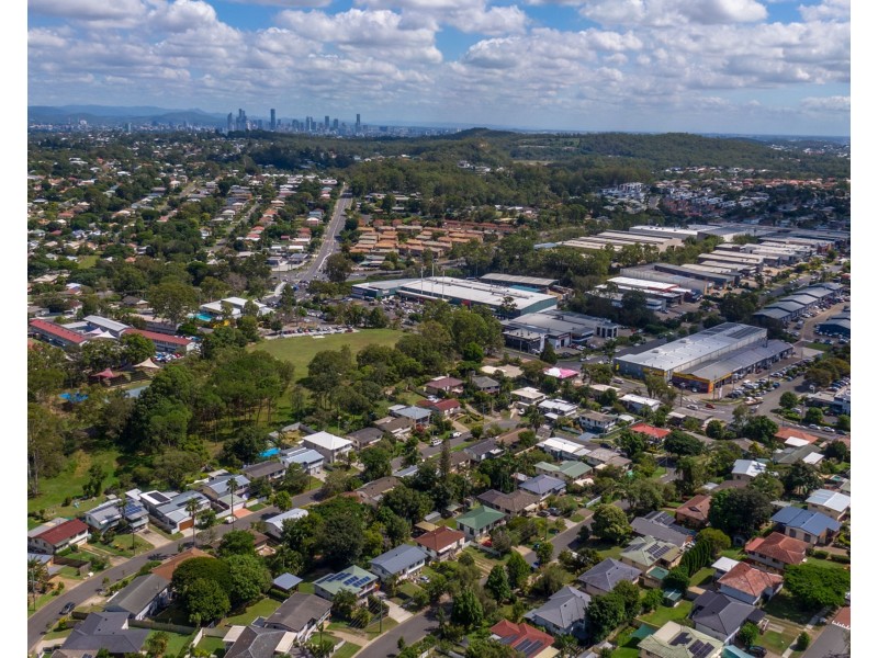 89 Pareena Crescent, Mansfield QLD 4122