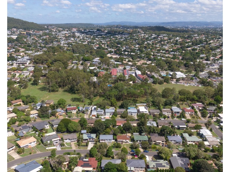 89 Pareena Crescent, Mansfield QLD 4122