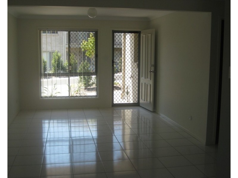 48 30 Carmarthen Circuit, Pacific Pines QLD 4211