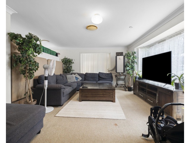 8 Myall Ct, Oxenford QLD 4210