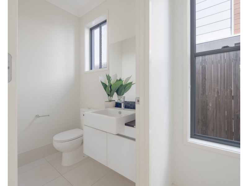 18 McDermott Parade, Rochedale QLD 4123