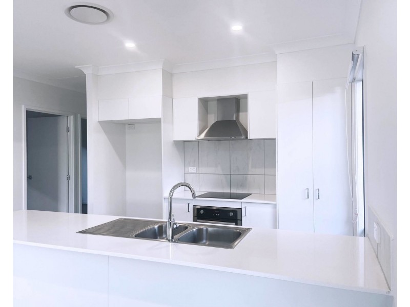 17 Mercy cct, Park Ridge QLD 4125