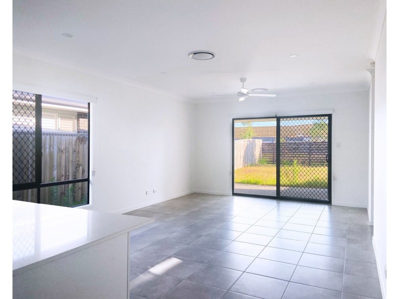 17 Mercy cct, Park Ridge QLD 4125