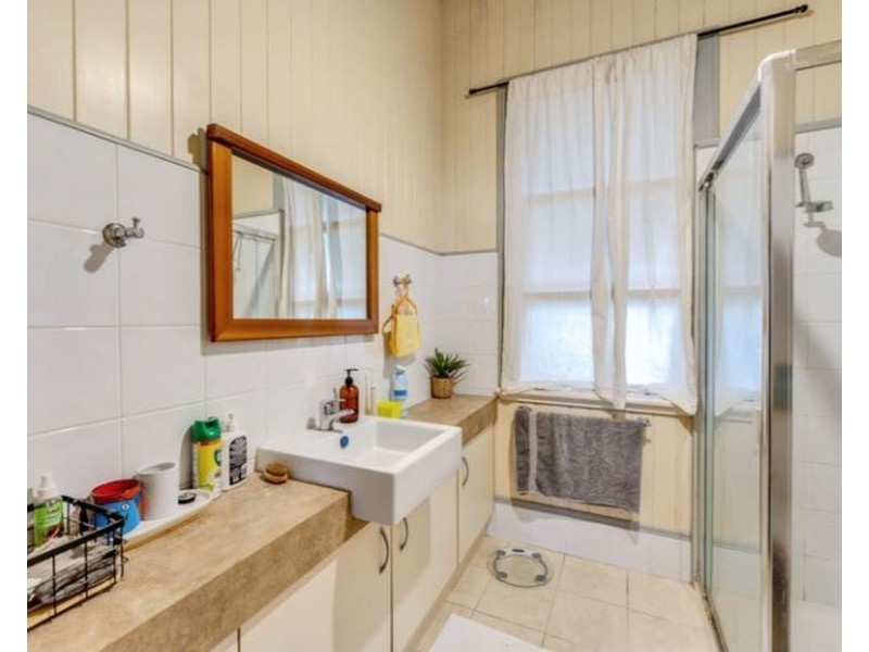 9 Heath street, East Brisbane QLD 4169