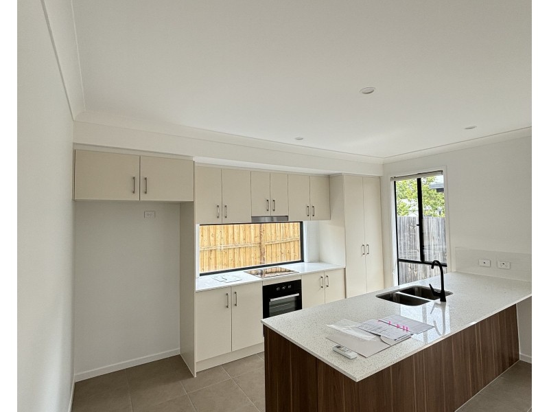 2 Azurite, Logan Reserve QLD 4133