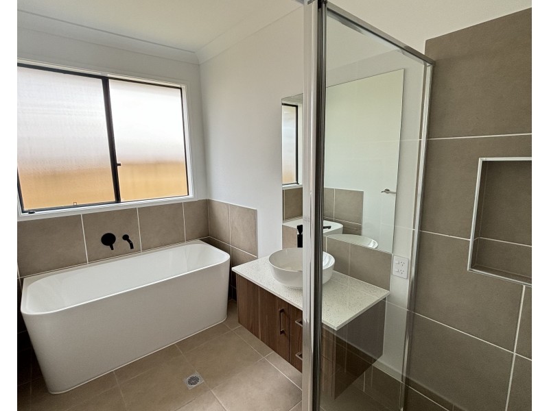 2 Azurite, Logan Reserve QLD 4133