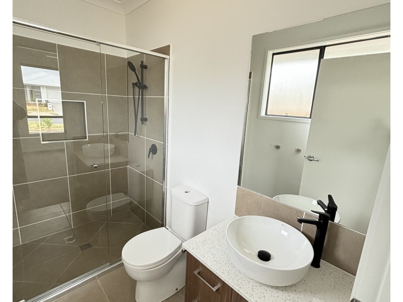 2 Azurite, Logan Reserve QLD 4133