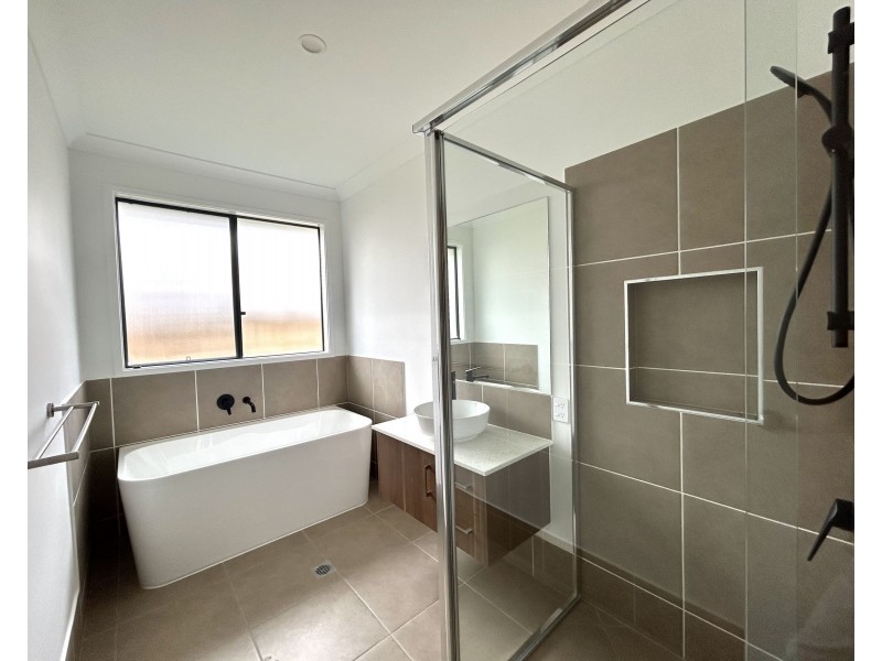 2 Azurite, Logan Reserve QLD 4133