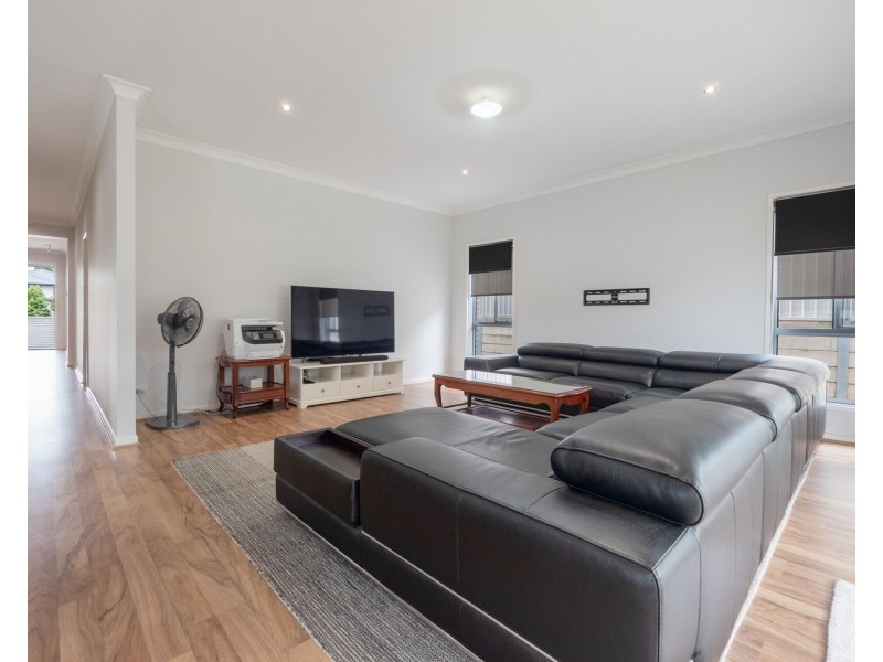 20 Oasis Crescent, Kuraby QLD 4112