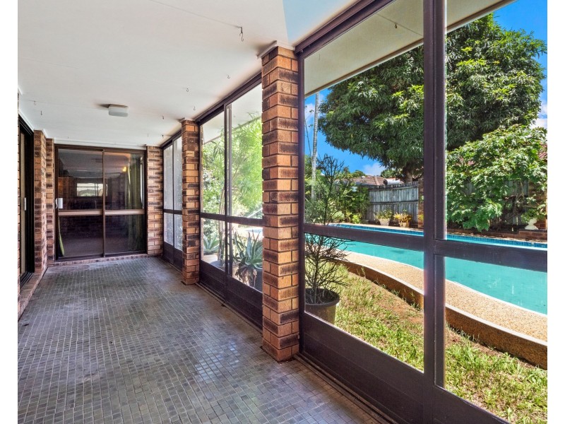 396 Warrigal Rd, Eight Mile Plains QLD 4113