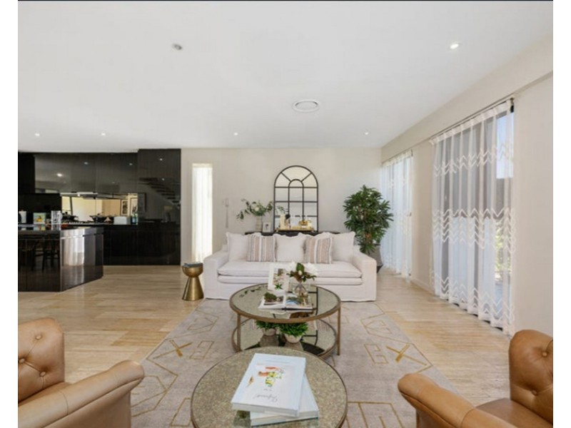 20 The BOULEVARDE, Benowa QLD 4217