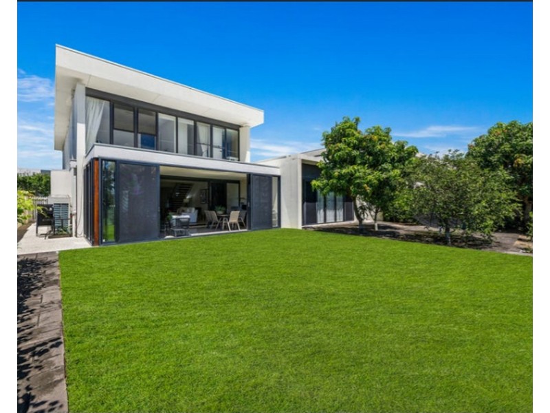 20 The BOULEVARDE, Benowa QLD 4217