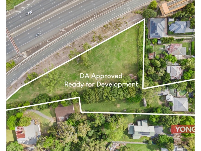 8 Law Street North, Redbank QLD 4301