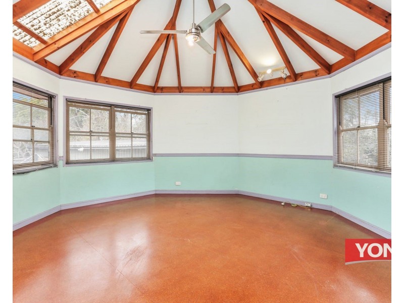 8 Law Street North, Redbank QLD 4301