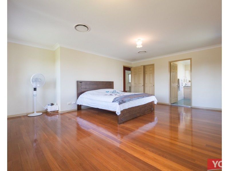 13 Belvedere Dr, Park Ridge QLD 4125