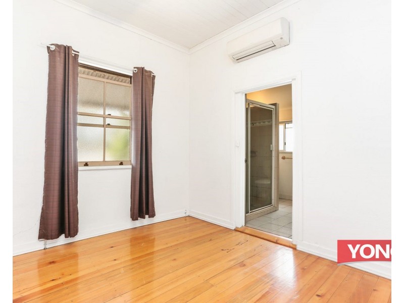 8 Law St North, Redbank QLD 4301