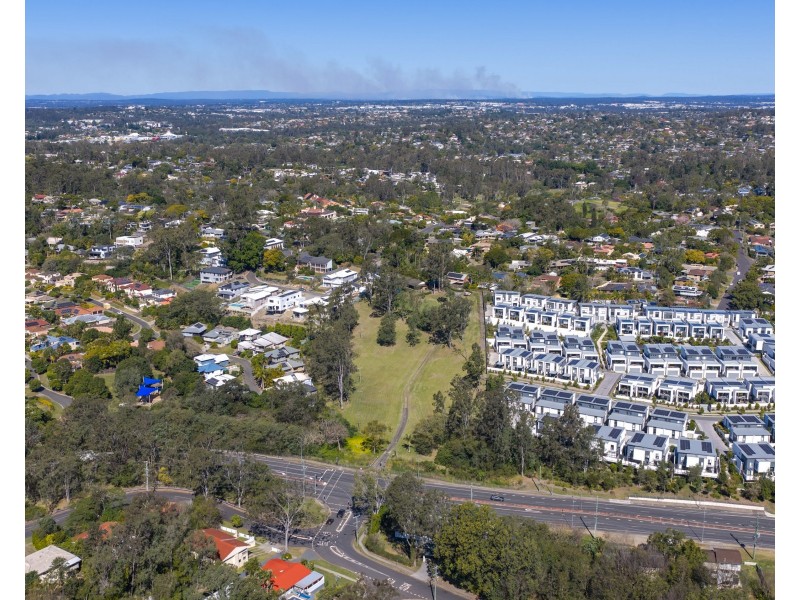 2172 MOGGILL ROAD, Kenmore QLD 4069