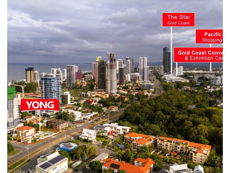 36 First Ave, Broadbeach QLD 4218