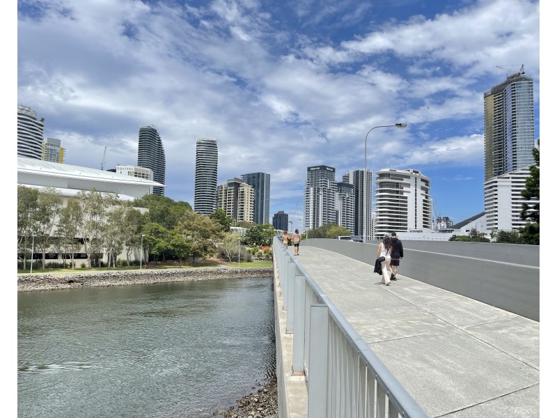 4/3 Miami Key, Broadbeach Waters QLD 4218