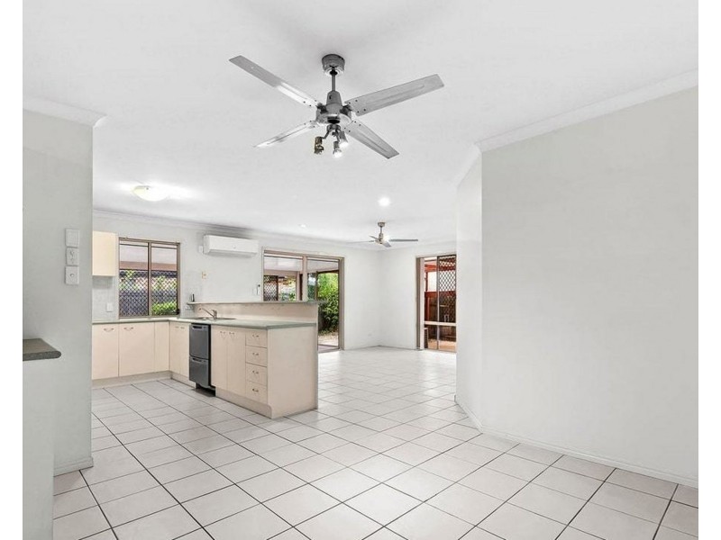 18 Kinchega Circuit, Parkinson QLD 4115