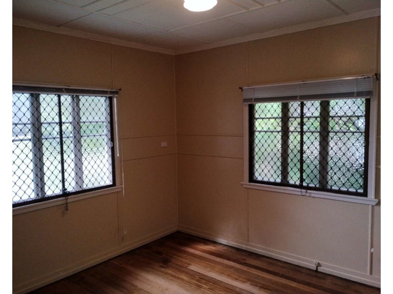 7 Railway Street, Ebbw Vale QLD 4304
