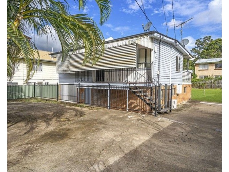 2 waratah, Woodridge QLD 4114