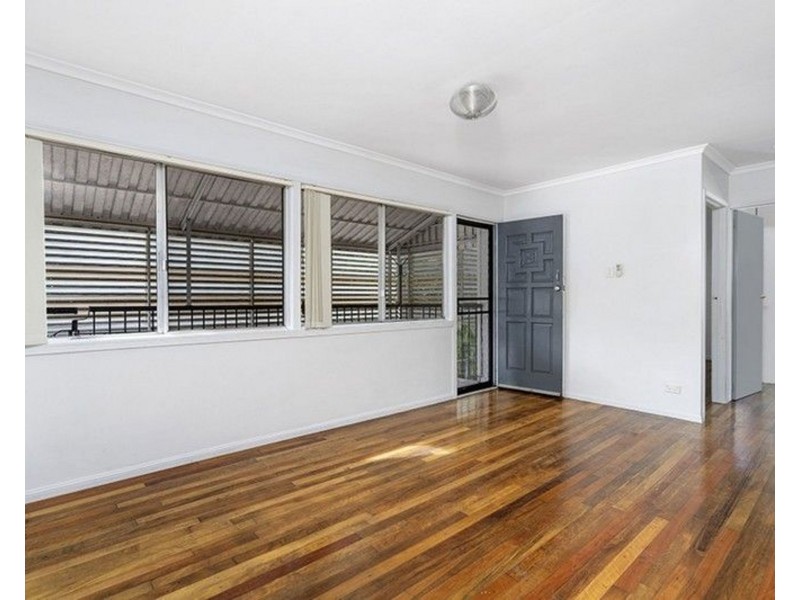 2 waratah, Woodridge QLD 4114