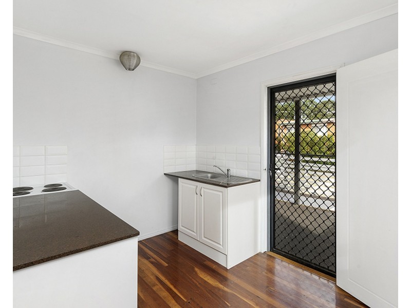 2 waratah, Woodridge QLD 4114